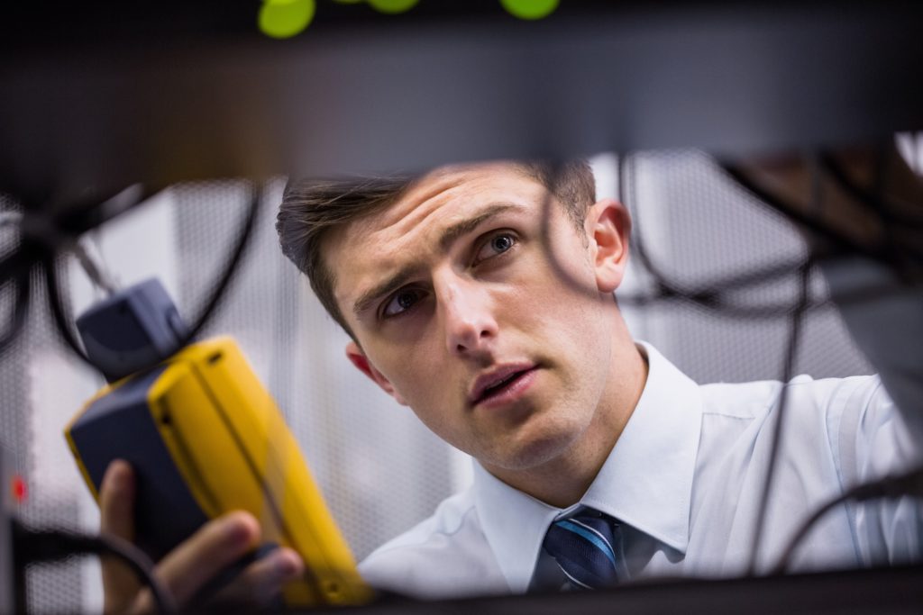 Quel est le rôle d'un technicien informatique ? 2 faire appel à un technicien informatique
