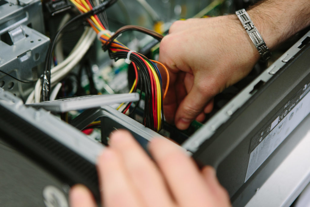 Pourquoi faire appel à un réparateur informatique ? 5 sélectionner un réparateur informatique