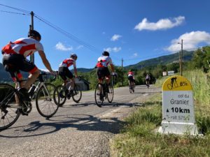 Les cyclistes XEFI lors de la 3e étape du XEFI Bike Tour